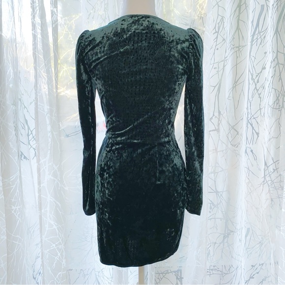 SAYLOR GREEN VELVET LONG SLEEVE DRAPE MINI DRESS - Picture 5 of 9
